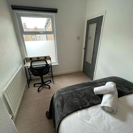 Lovely Seaside House In Cleethorpes - Sleeps 6 Экстерьер фото