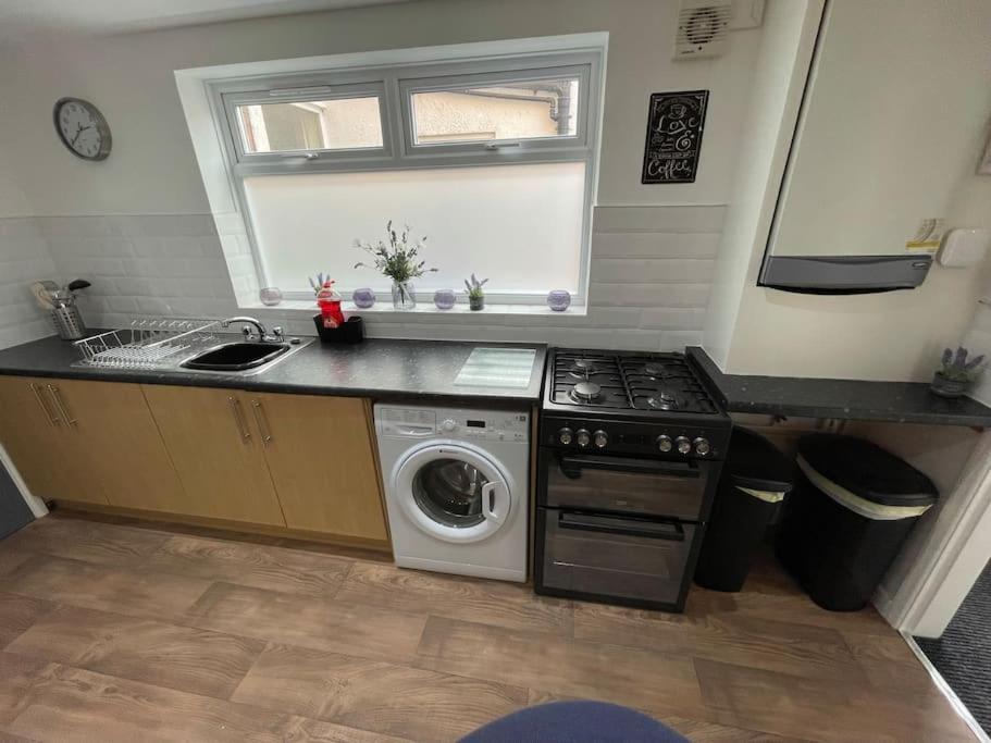 Lovely Seaside House In Cleethorpes - Sleeps 6 Экстерьер фото