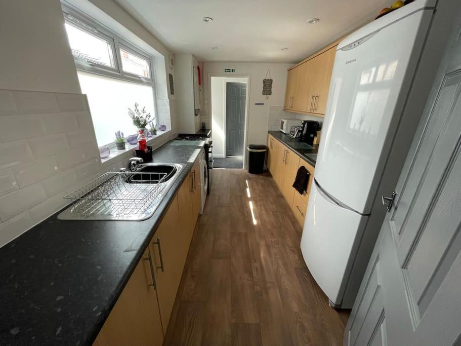 Lovely Seaside House In Cleethorpes - Sleeps 6 Экстерьер фото